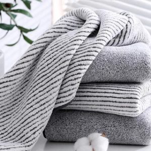 Dùng khăn tắm cao cấp - Yếu tố thể hiện chất lượng dịch vụ khách sạn