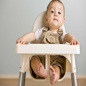 Ghế ăn là trợ thủ đắc lực khi cho bé ăn