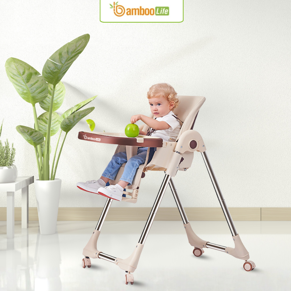 Mẹo giúp bé làm quen với ghế ăn dặm thoải mái và vui vẻ